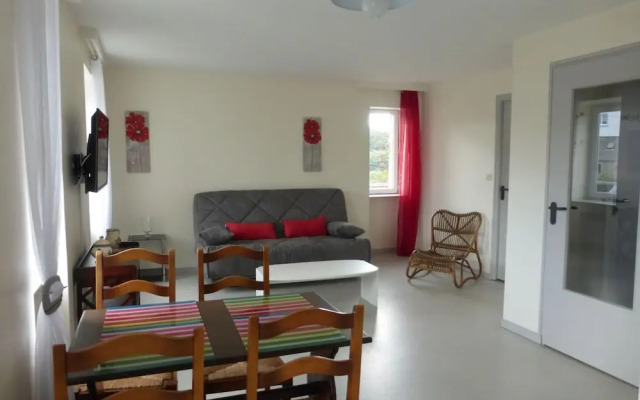 Apartment Near the Beach in Ploulec'h