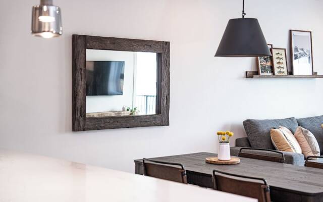 The Selkirk House by Revelstoke Vacations