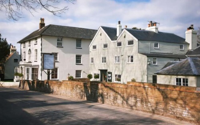 The White Cliffs Hotel