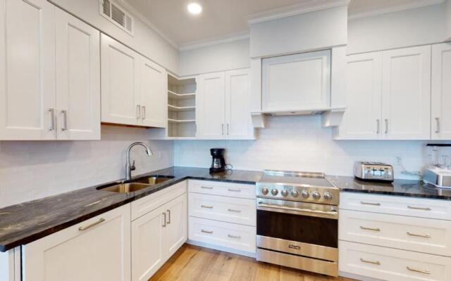 5107 Hampton Place South