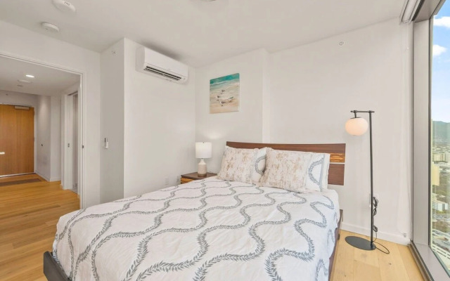 Sky Ala Moana 4209 2 Bedroom Condo by RedAwning