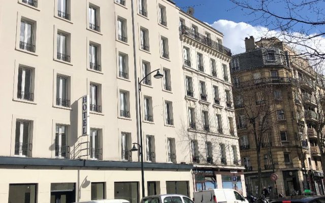 Hotel Le National Clichy Paris