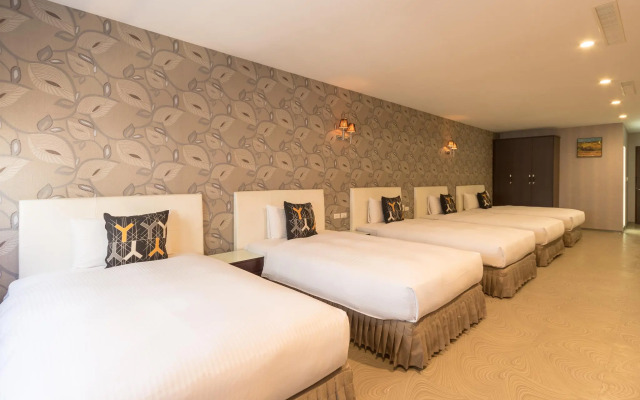 Just Enjoy Business Hotel