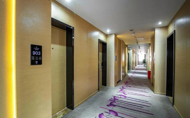 Lavande Hotel Leshan High Speed Railway Station