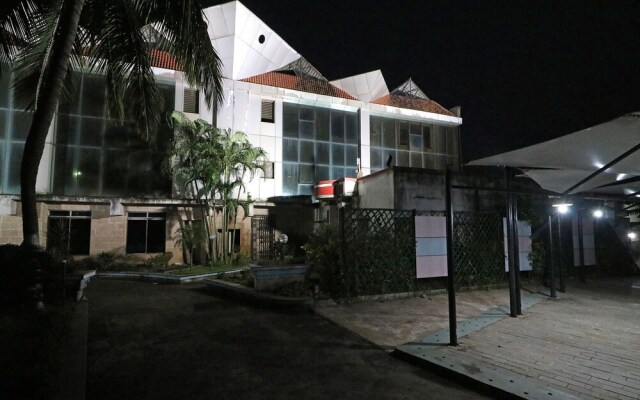 OYO 22269 Hotel Landmark Plaza