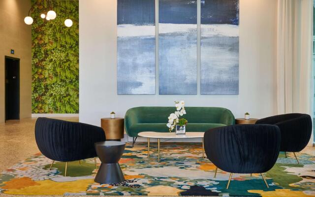 SERENA Hotel Aventura Miami, Tapestry Collection by Hilton