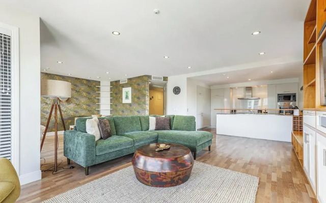 Stylish Retreat 2Br Apartment Bliss