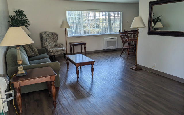 Hi-Lo Motel, Cafe and RV Park Mount Shasta Area