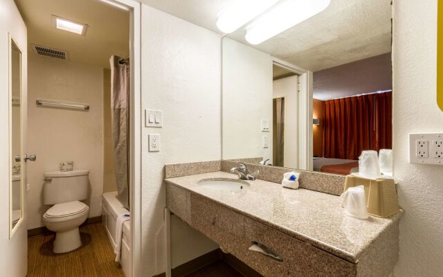 Motel 6 Glendale AZ