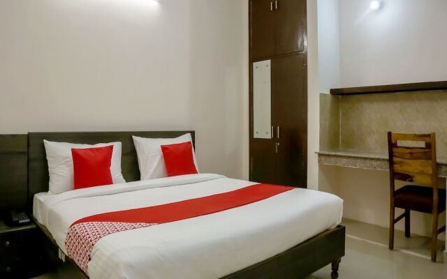 OYO Flagship 17382 AV Residency