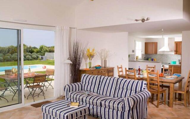 Charming apartment with dishwasher located at a golf course