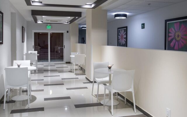 Candlewood Suites Queretaro Juriquilla by IHG