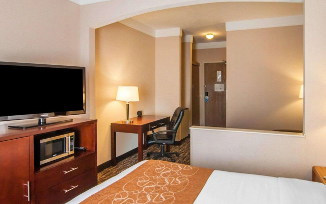 Comfort Suites Salem