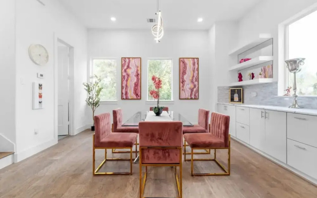 Downtown Houston 3BR Bachelorette Escape