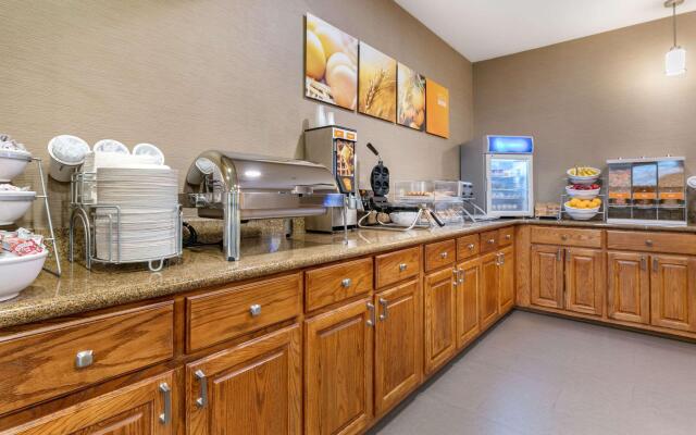 Comfort Suites