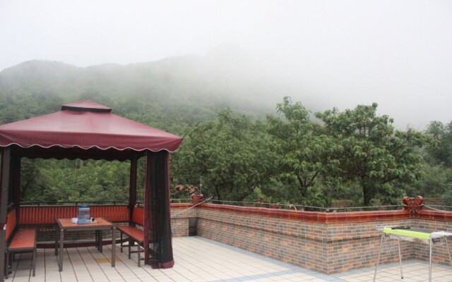 Jinan Banshan Linyun Resort Hotel