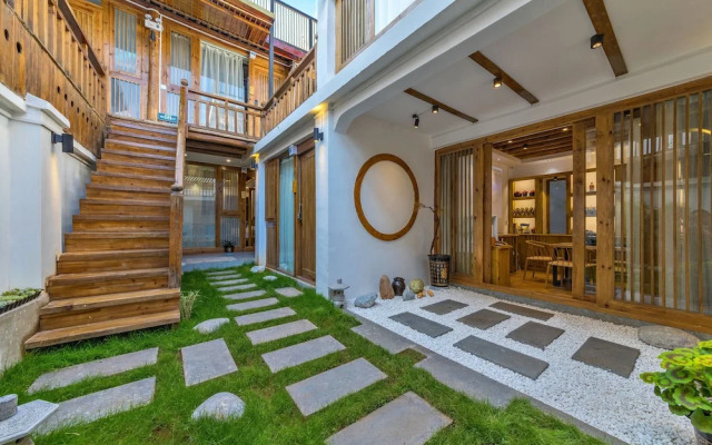 Lijiang Village House