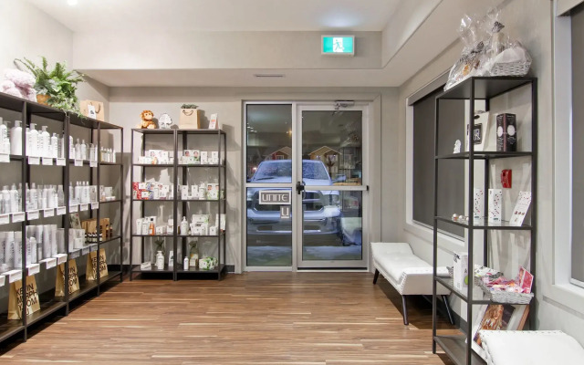 Home Inn and Suites Regina Airport