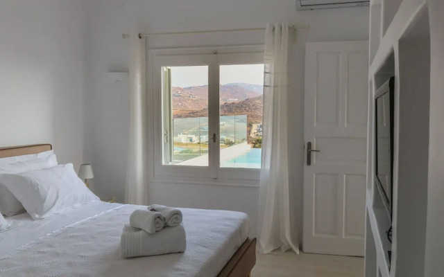 Ortus White Mykonian Luxury Villa