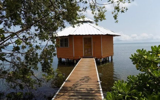 Mango Creek Lodge