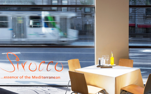 Hotel Indigo Melbourne on Flinders by IHG