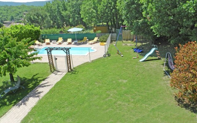 Welcoming Holiday Home with Private Pool in Cereste