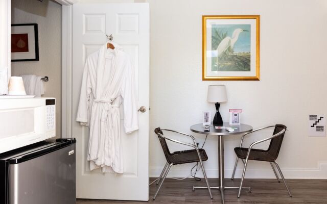 Las Olas Guesthouse at 15th Avenue