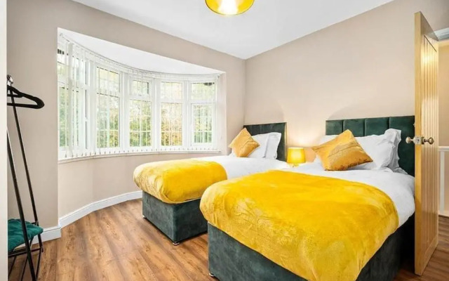 Cosy 3-bed House in Birmingham With Free Parking