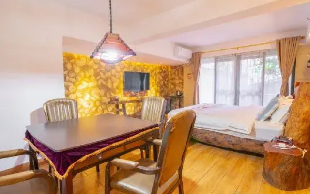 Bozhou Homestay (Xitianmiao Qilou Old Street Branch)