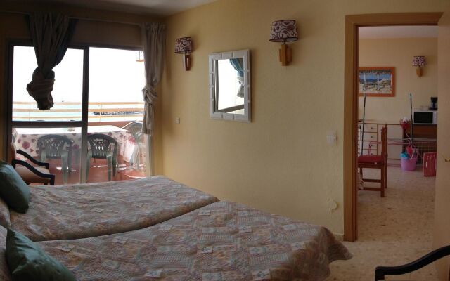 Apartment with One Bedroom in Fuengirola, with Wonderful Sea View, Poo