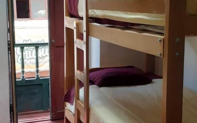 The Grasshopper Hostels AV Alta