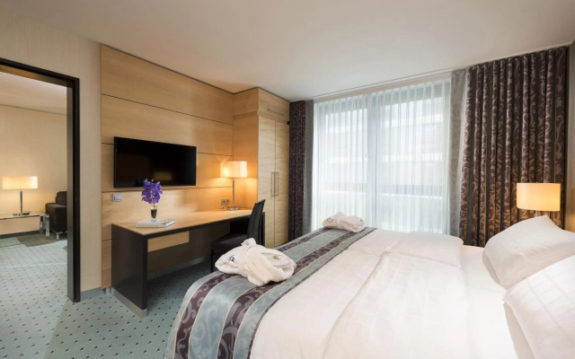 Maritim Hotel Düsseldorf - Image 3
