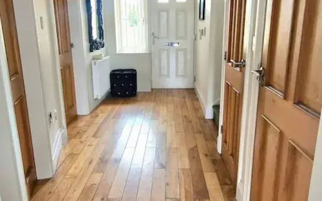 5-bedroom Family Holiday Home Sleeps 7 Garden Parking Pet Friendly North Wales