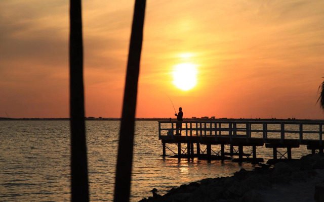 Sailport Waterfront Suites