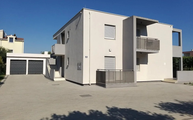 Modern Apartment in Kastel Stafilic With Fenced Garden