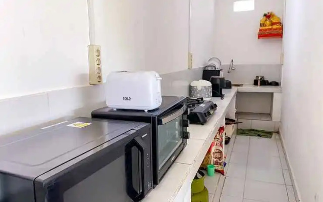 Kana Guest House Mitra RedDoorz