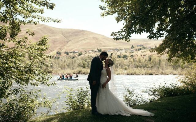Warm Springs Inn & Winery