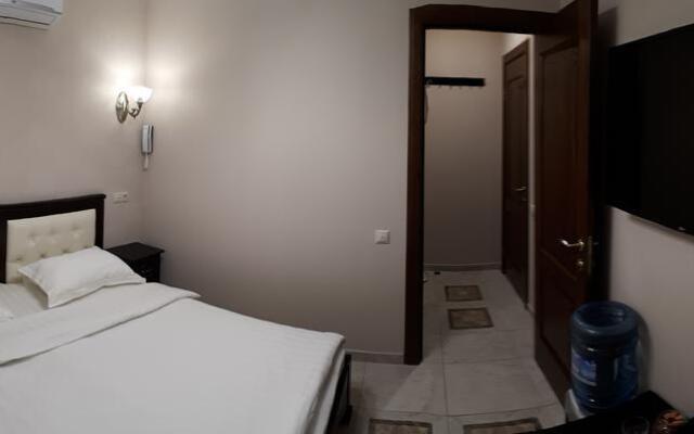 День и ночь на Профсоюзной