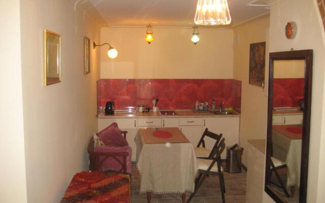 Art Apartment on Rynok Square