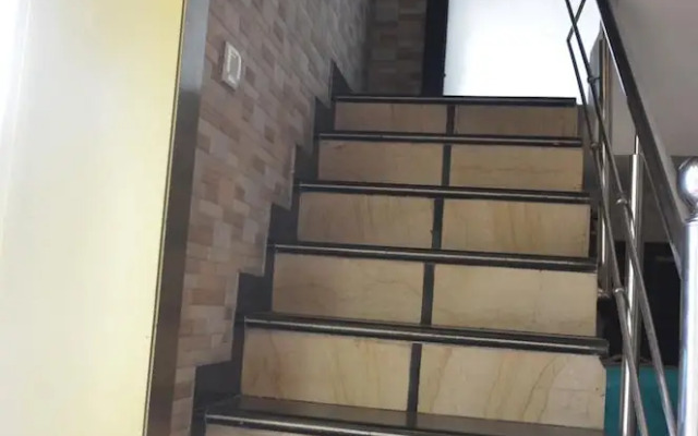 OYO 2705 Hotel Preet Palace