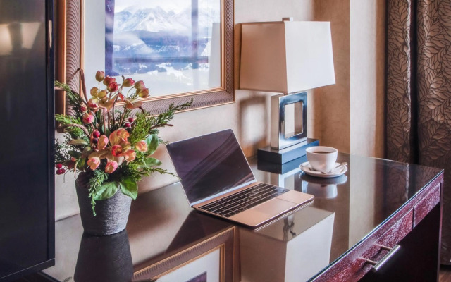 Rimrock Banff, Emblems Collection