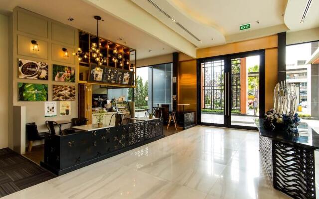 The Astra 2bedroom,close night bazaar and old city