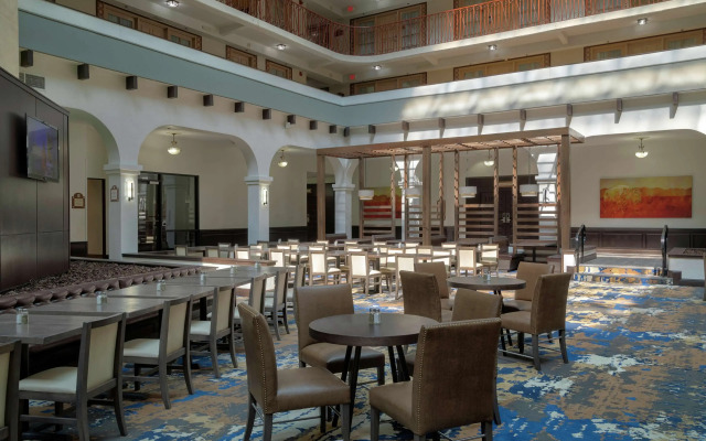 Embassy Suites by Hilton Tulsa I-44