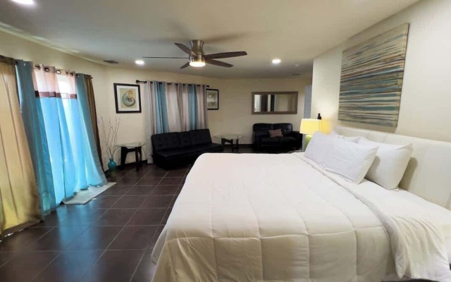 Channelfront - Remodeled - Pool - Boatslips