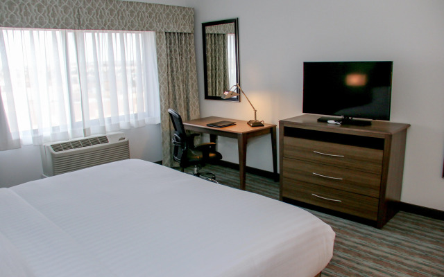 Holiday Inn & Suites Denver Tech Center-Centennial by IHG