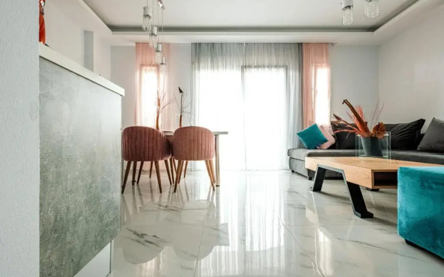 Design Suites Efharis (Brusco)