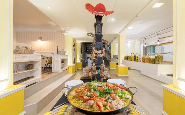 Club House Hotel