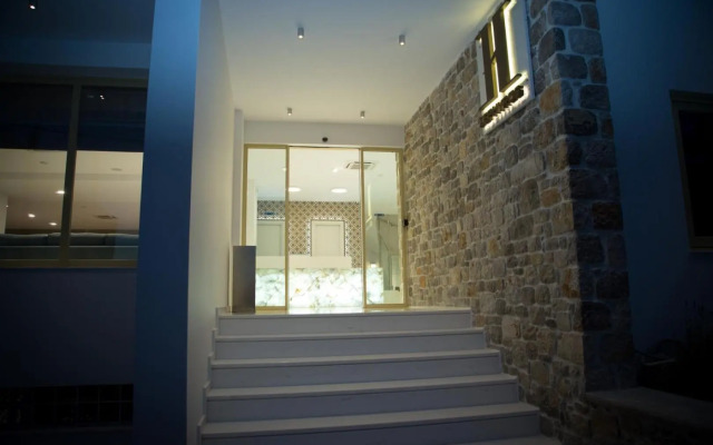 Zephyros Hotel