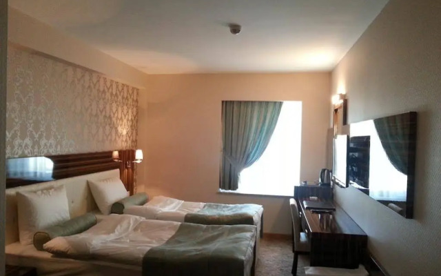 Hotel Grand Plus