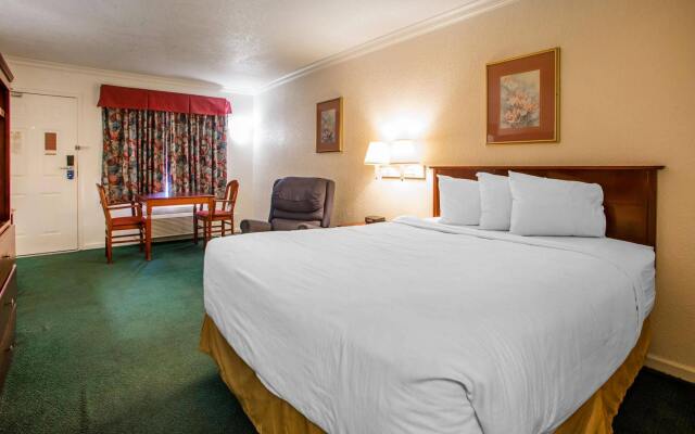 HomeTowne Studios By Red Roof Egg Harbor–Atlantic City Airport